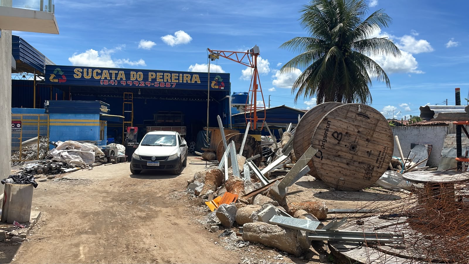 Pátio organizado para recebimento de sucata metálica